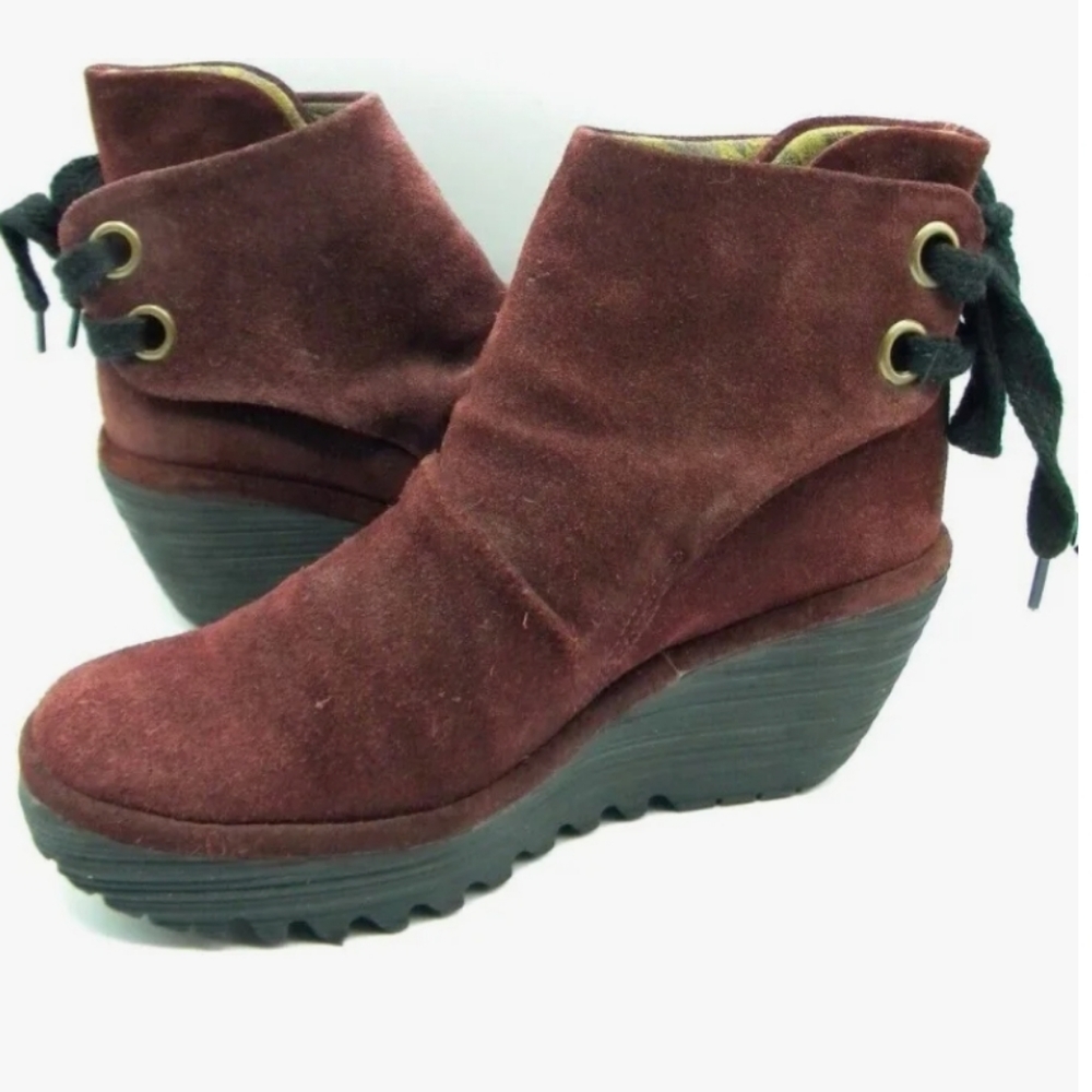 Fly London sz 38 US 7.5 wine ankle wedge booties.